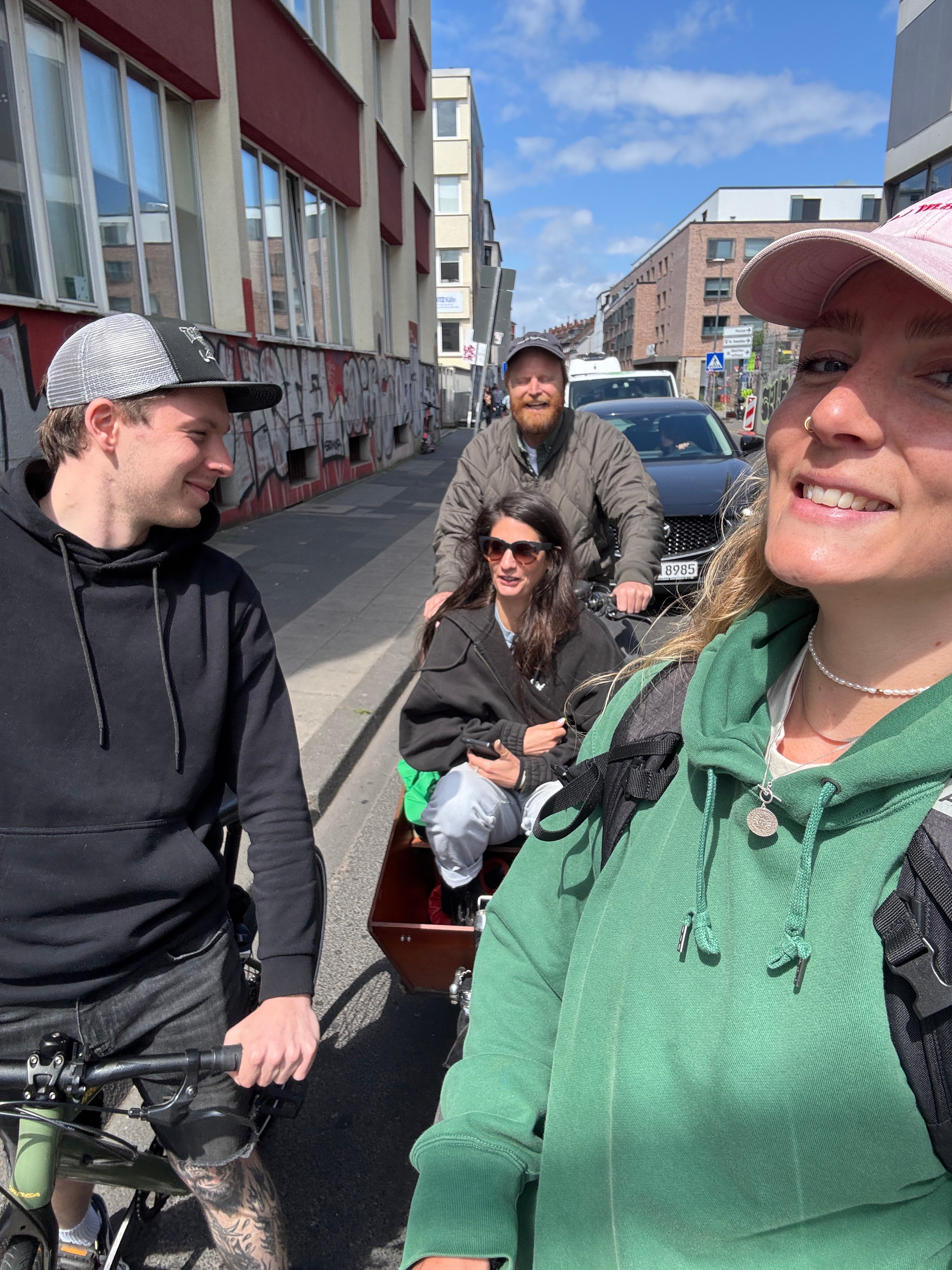 Das Forest gum Team fährt Fahrrad