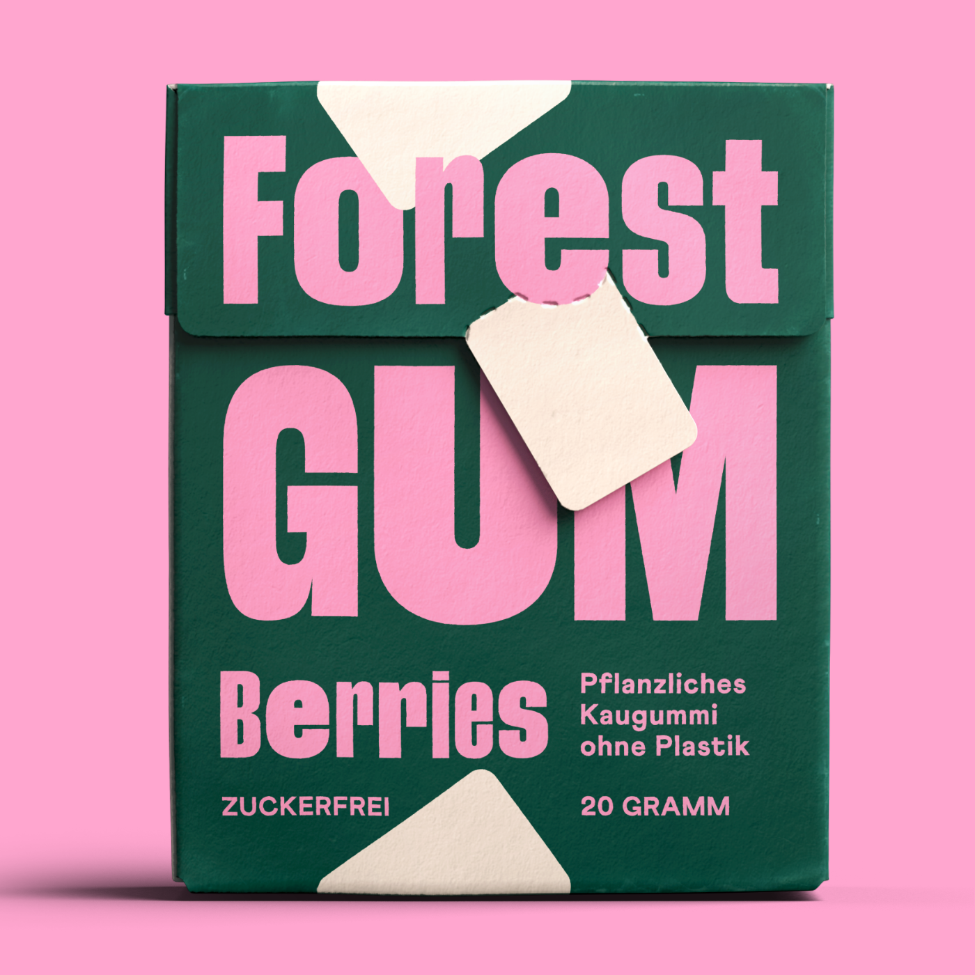 Forest Gum Berries nachhaltiger Kaugummi in FSC Papier Flipbox, zuckerfrei & plastikfrei, vor Pinkem Hintergrund.
